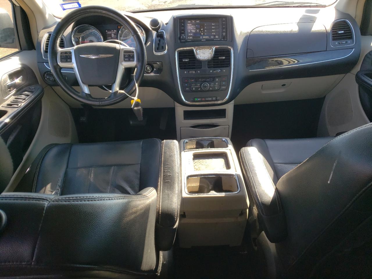CHRYSLER TOWN & COUNTRY TOURING L