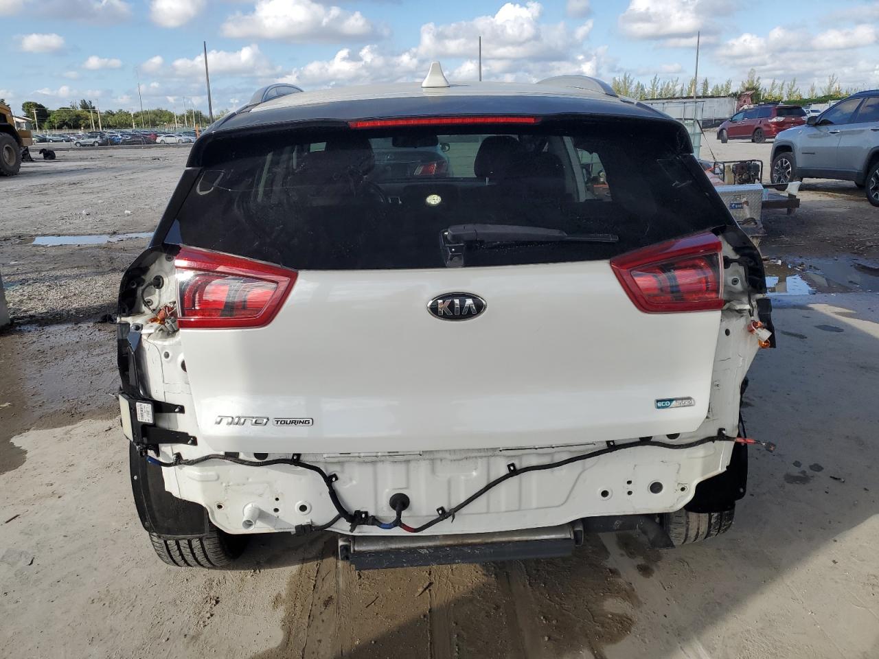 KIA NIRO EX TOURING