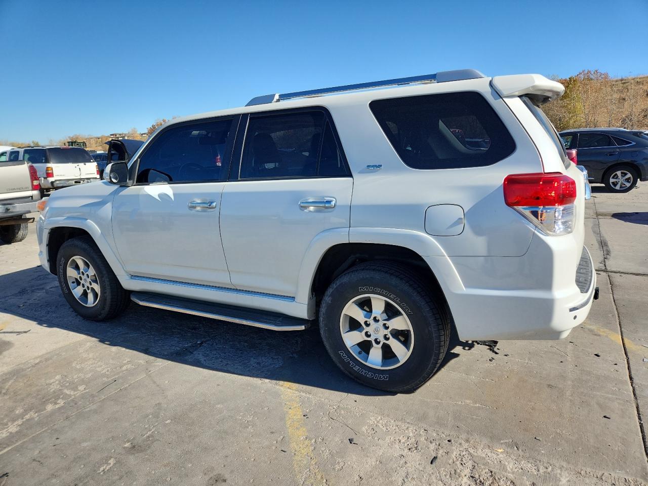 TOYOTA 4RUNNER SR5