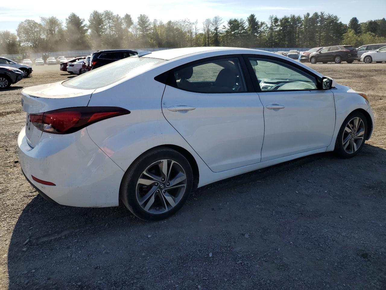 HYUNDAI ELANTRA SE