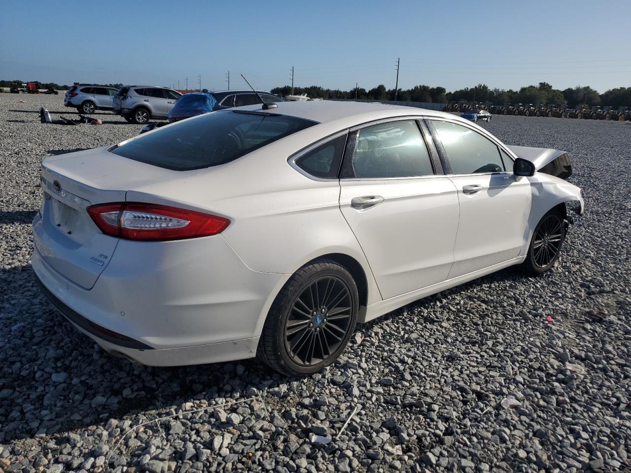 FORD FUSION SE