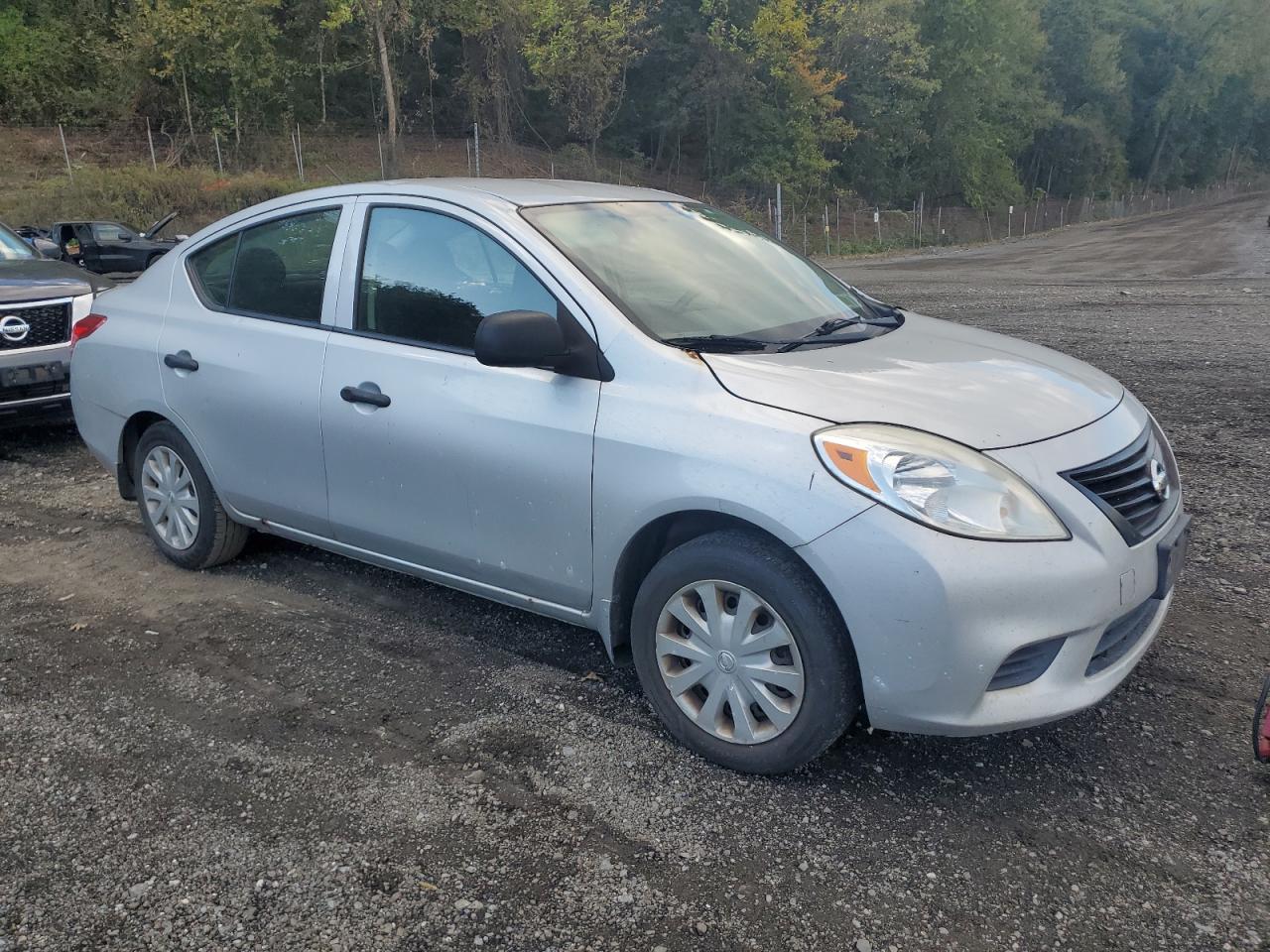 NISSAN VERSA S