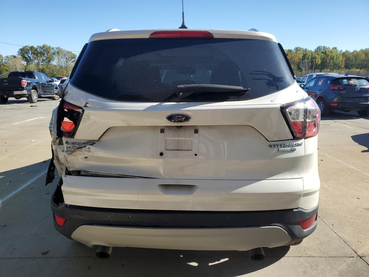 FORD ESCAPE TITANIUM