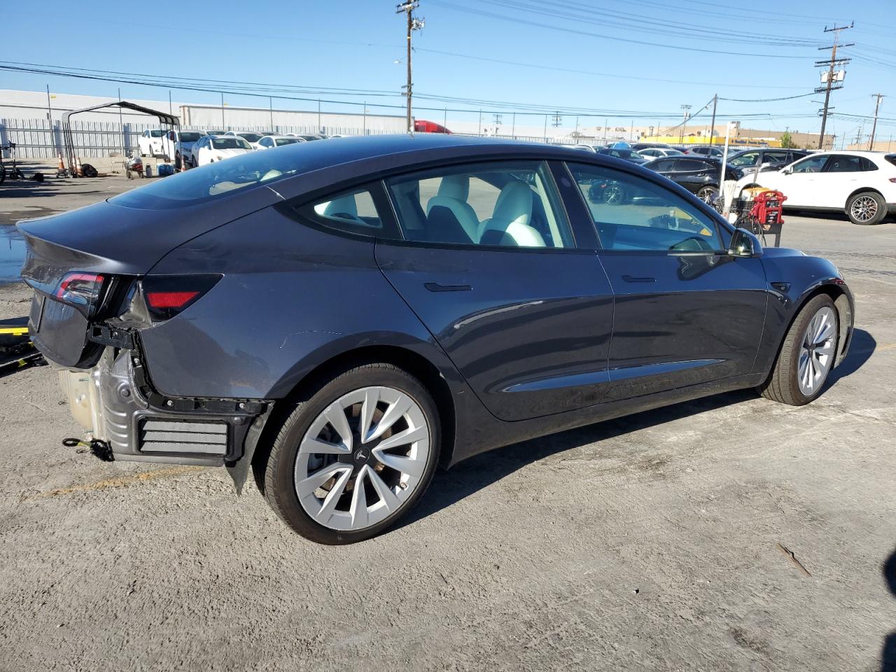 TESLA MODEL 3