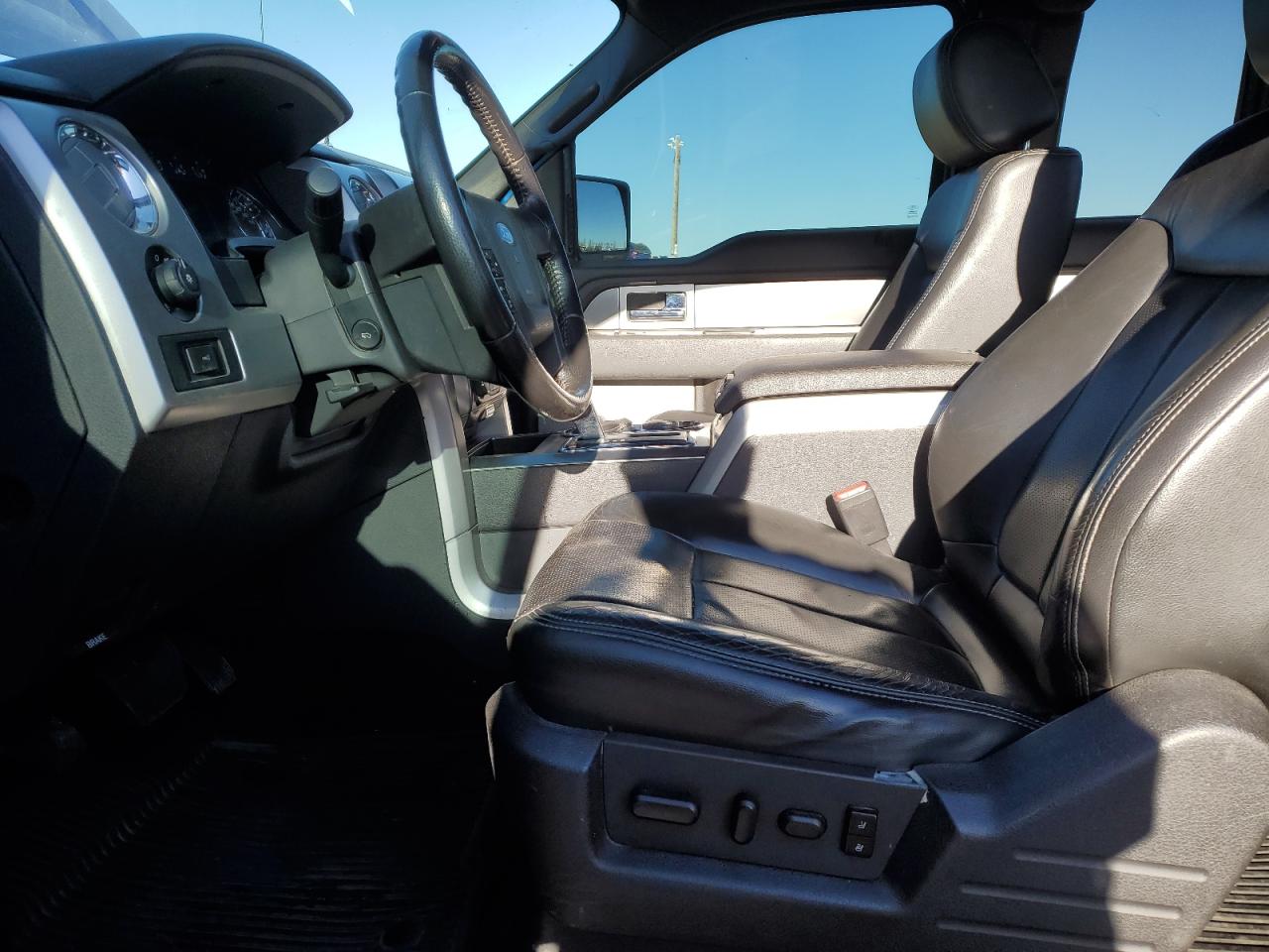 FORD F-150 SUPER CAB