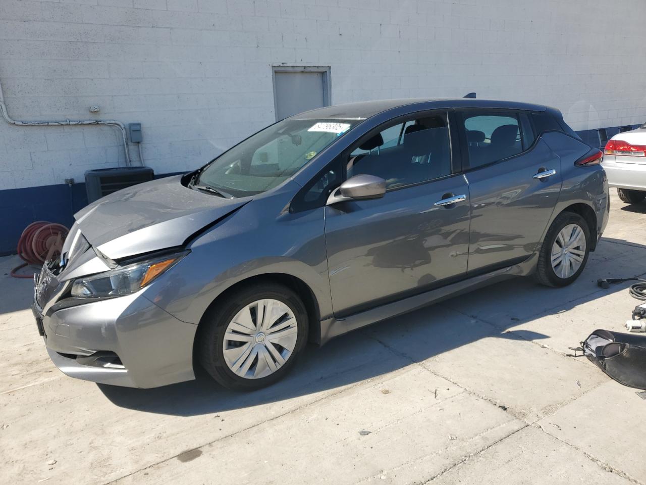  Salvage Nissan LEAF