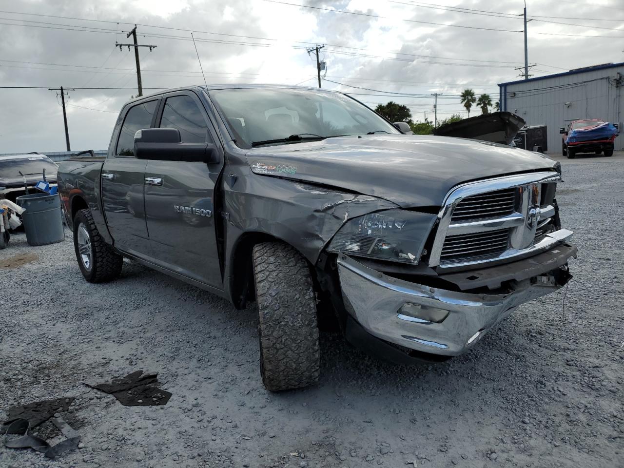 DODGE RAM 1500 SLT