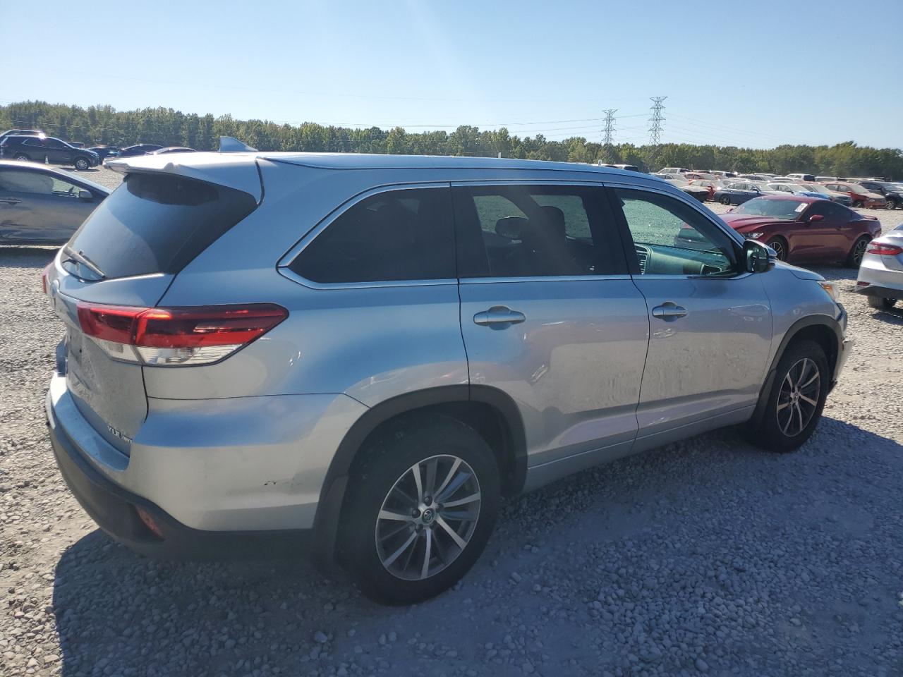TOYOTA HIGHLANDER SE