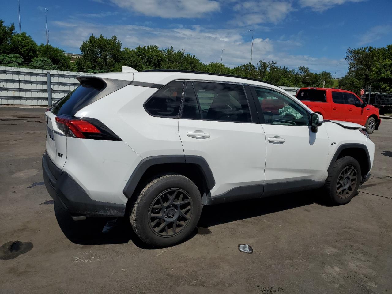 TOYOTA RAV4 XLE