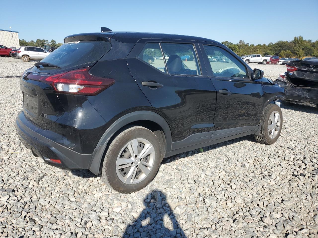 NISSAN KICKS S