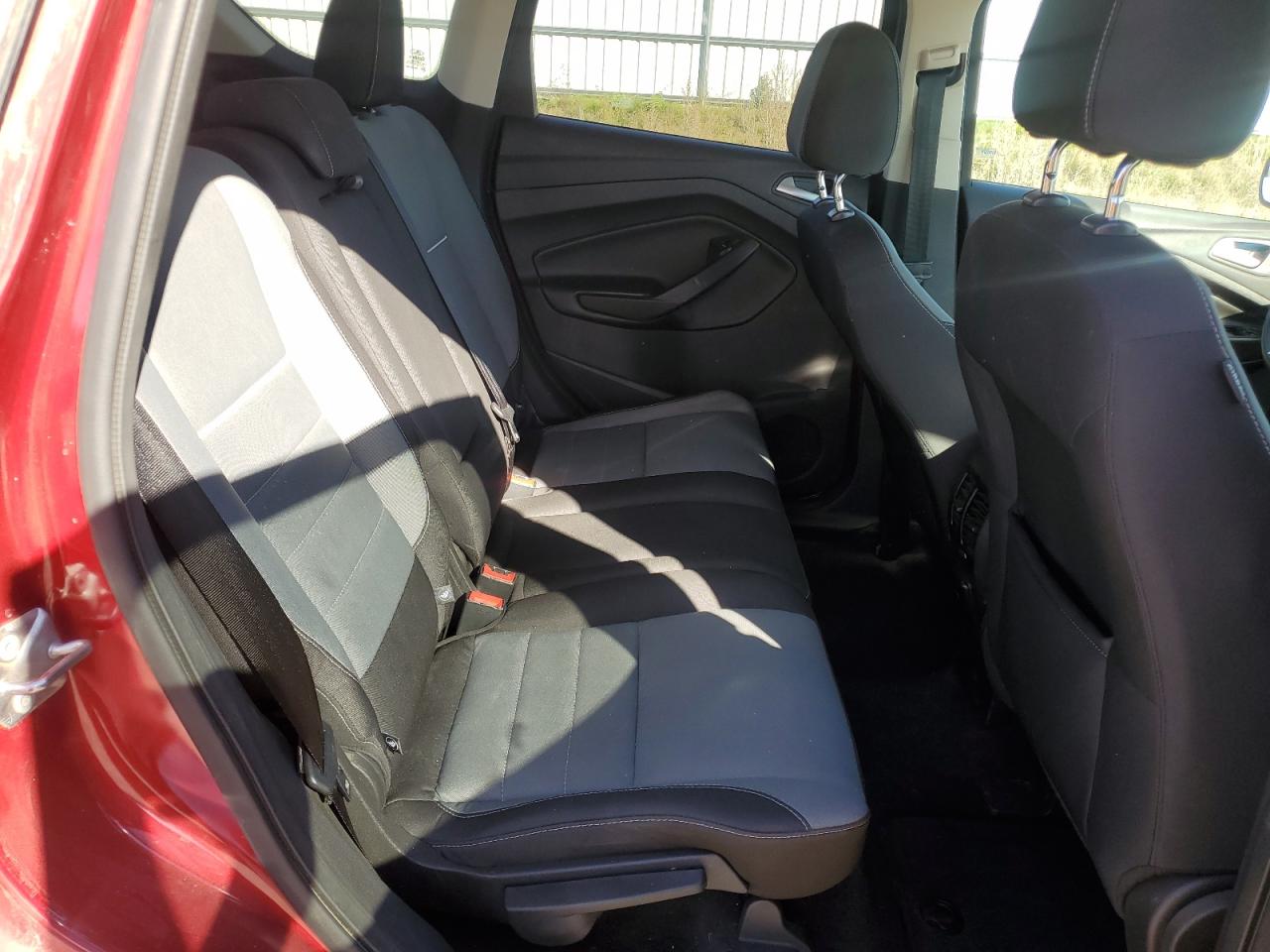 FORD ESCAPE SE