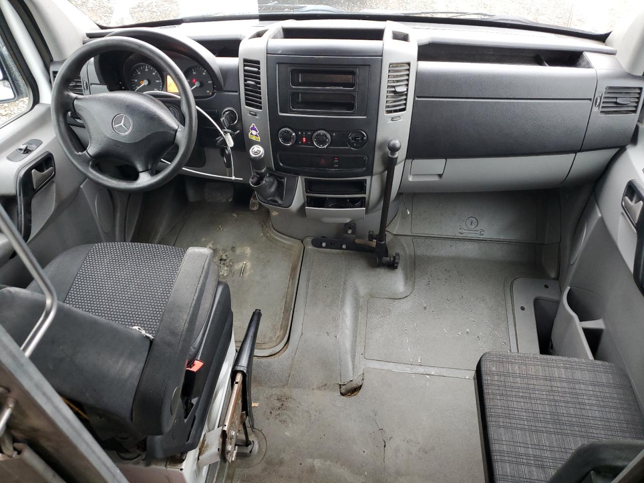 MERCEDES-BENZ SPRINTER 2500