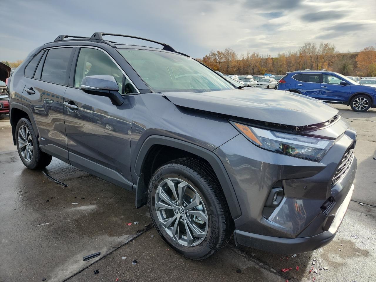 TOYOTA RAV4 XLE PREMIUM