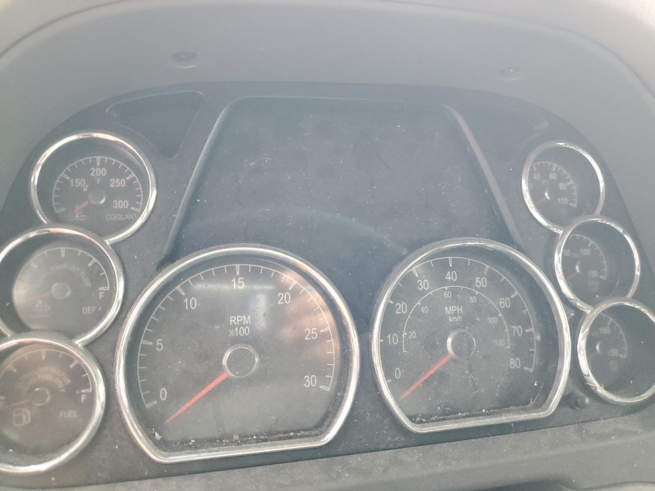 Lot #3271819655 2016 PETERBILT 579