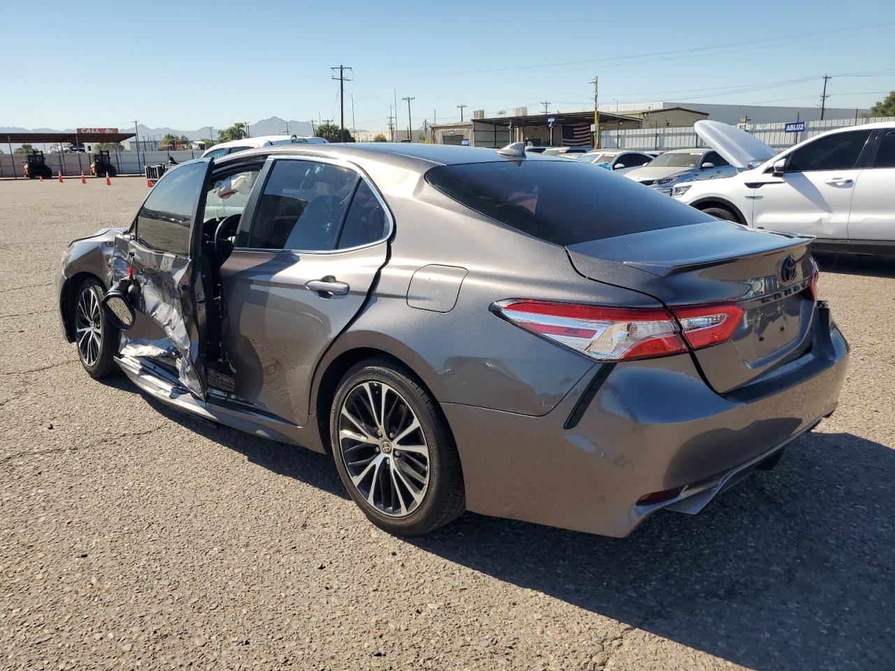 Lot #3305319308 2020 TOYOTA CAMRY SE