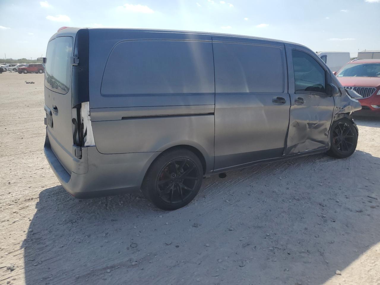 MERCEDES-BENZ METRIS