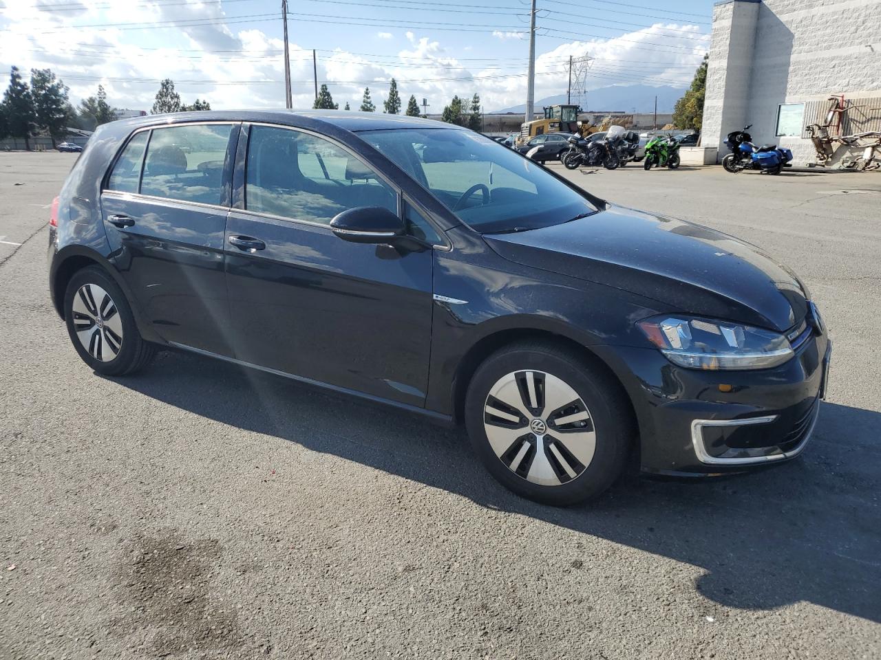 VOLKSWAGEN E-GOLF SE