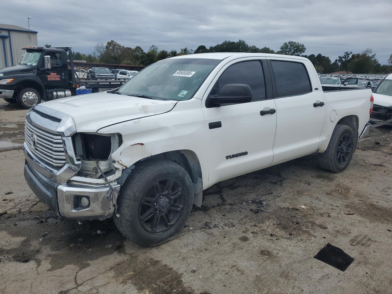 TOYOTA TUNDRA CREWMAX SR5