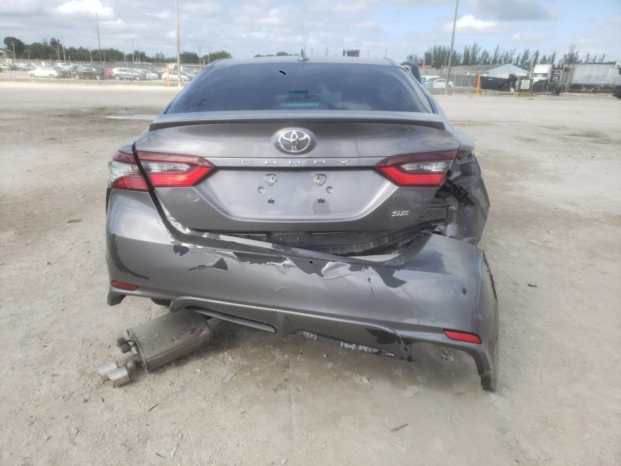 TOYOTA CAMRY SE NIGHT SHADE