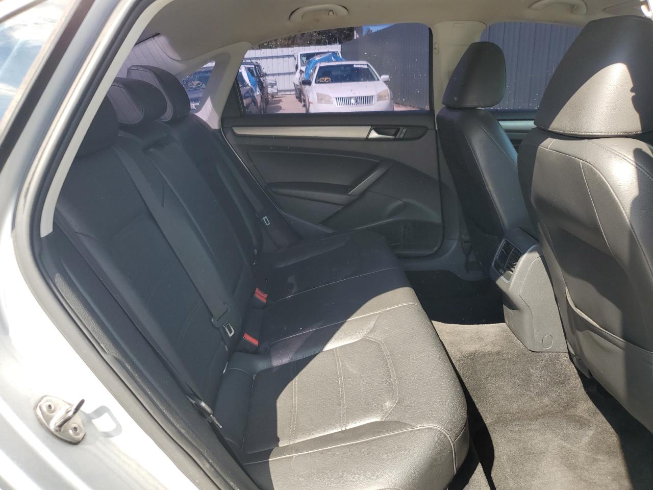 VOLKSWAGEN PASSAT SE