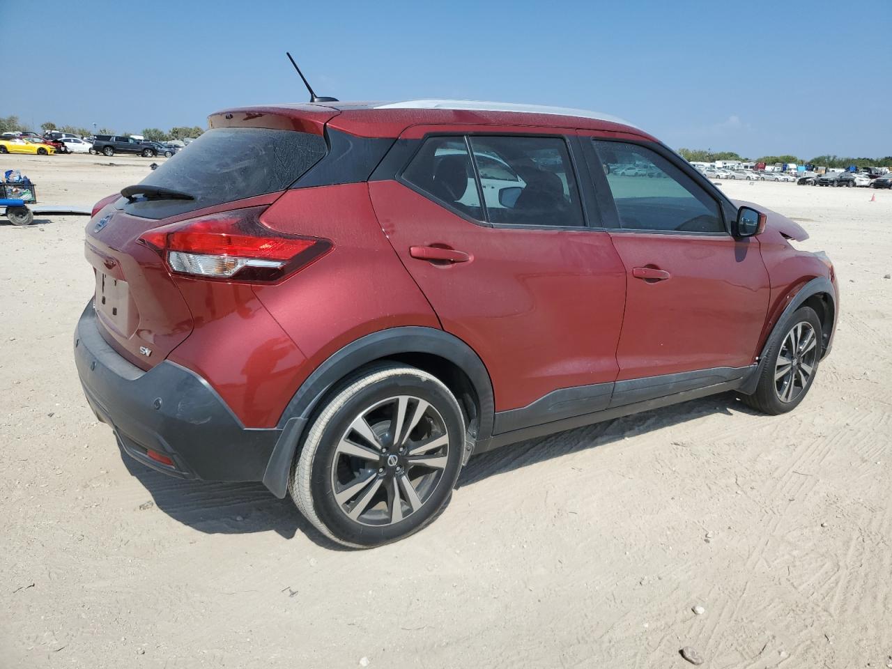 NISSAN KICKS SV