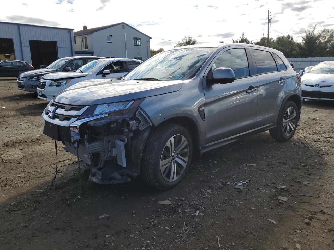 MITSUBISHI OUTLANDER ES