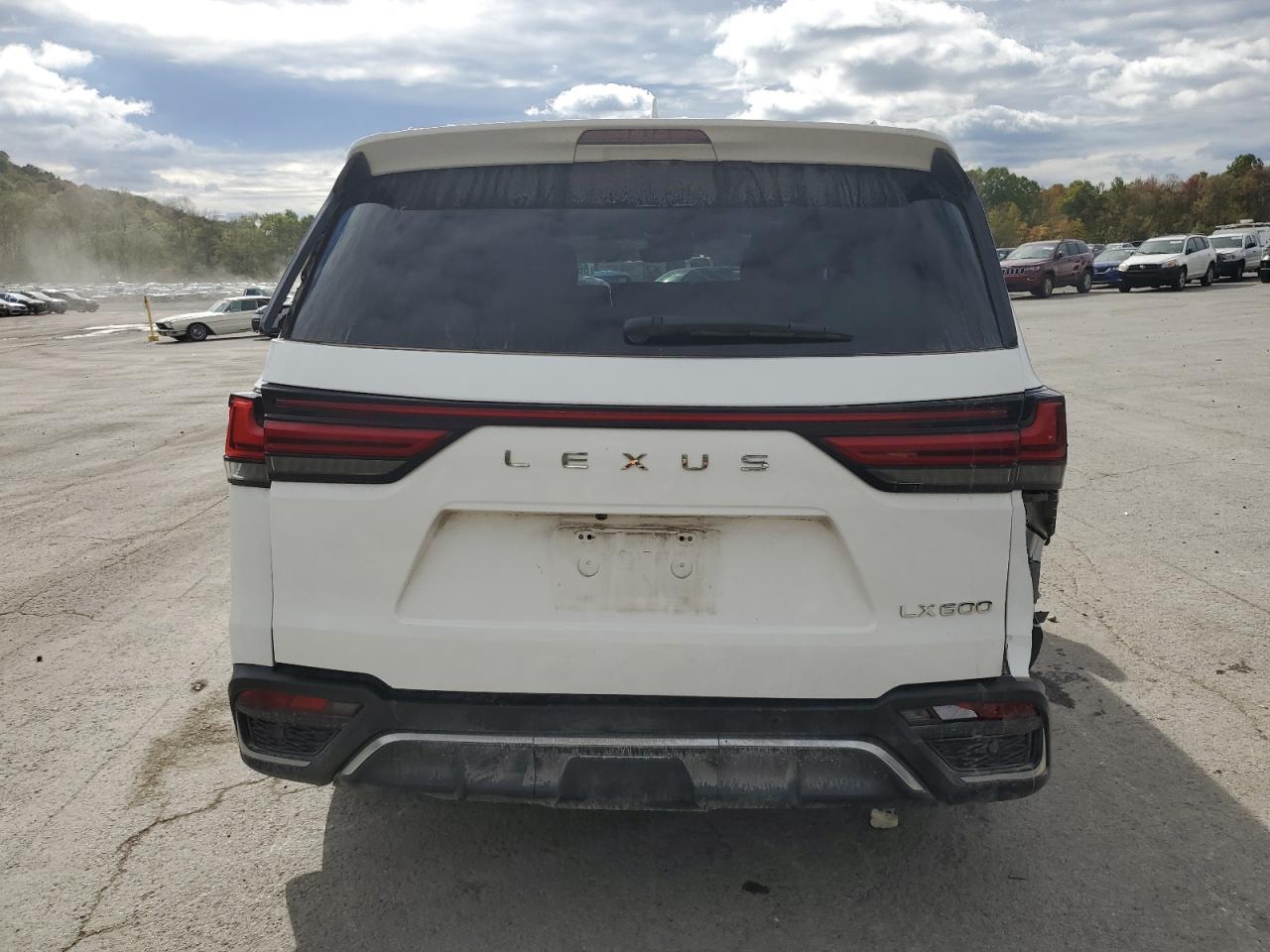 LEXUS LX 600 BASE