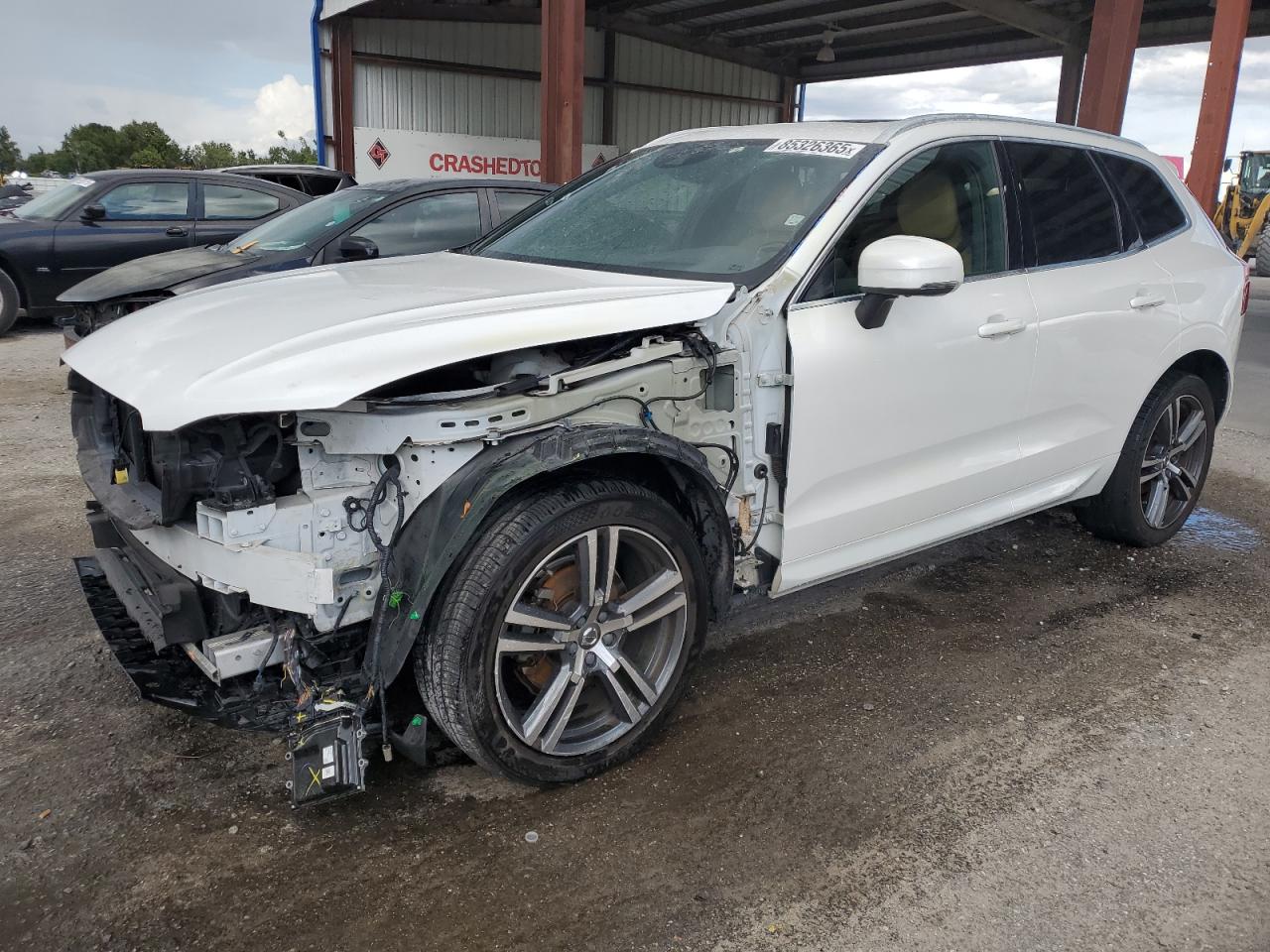 VOLVO XC60 T5 MOMENTUM