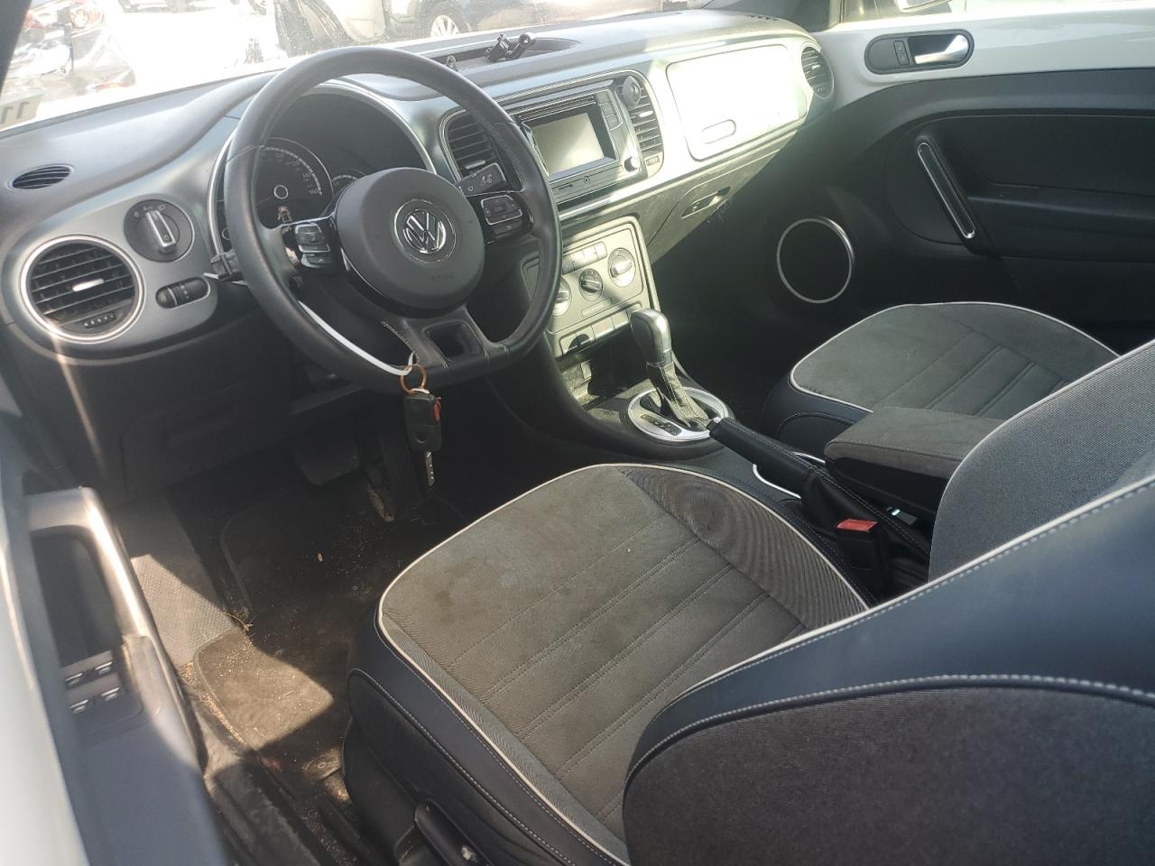 VOLKSWAGEN BEETLE S/SE