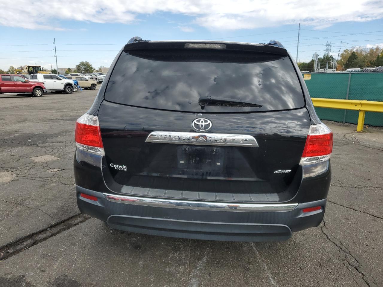 TOYOTA HIGHLANDER BASE