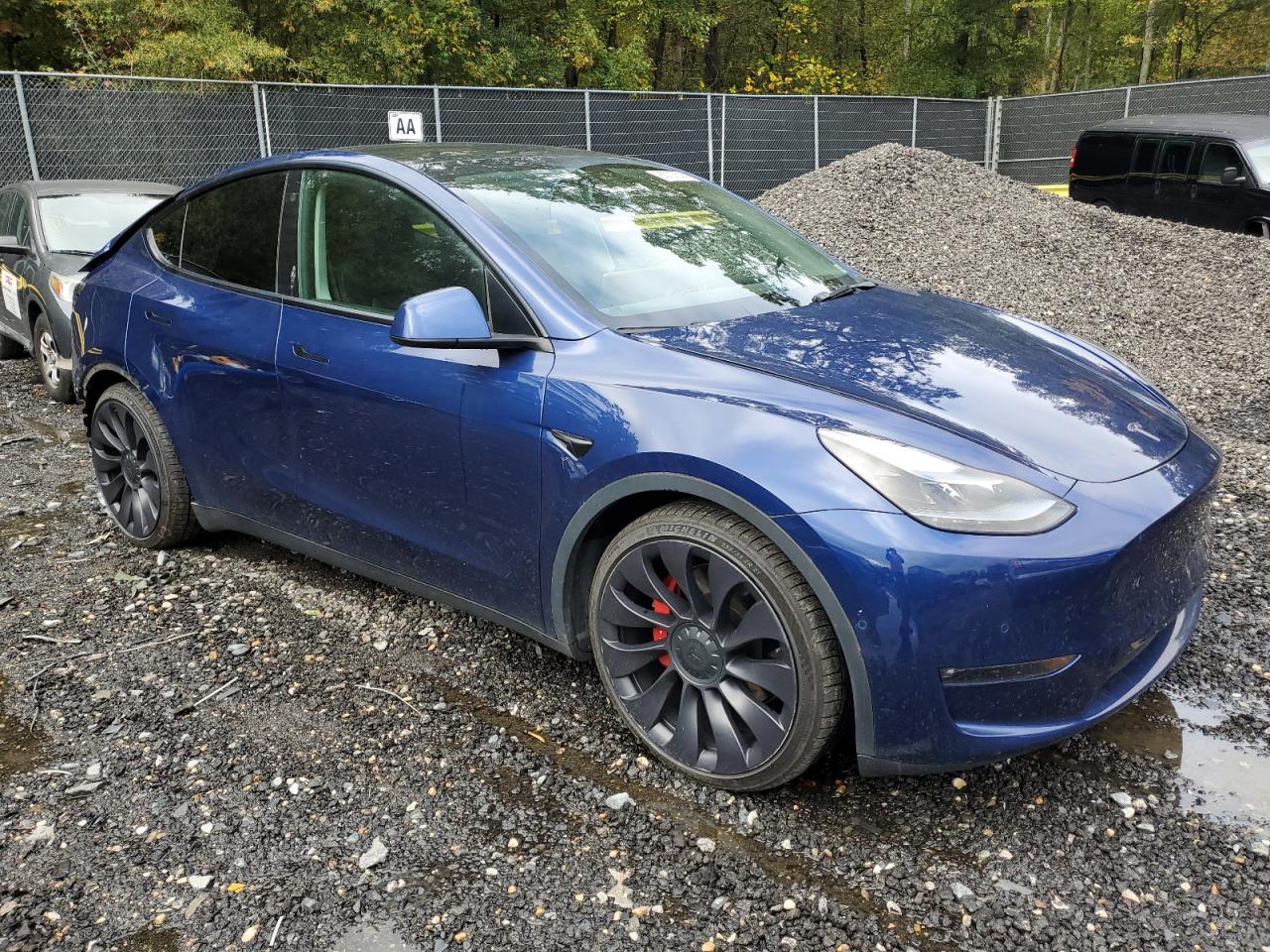 TESLA MODEL Y