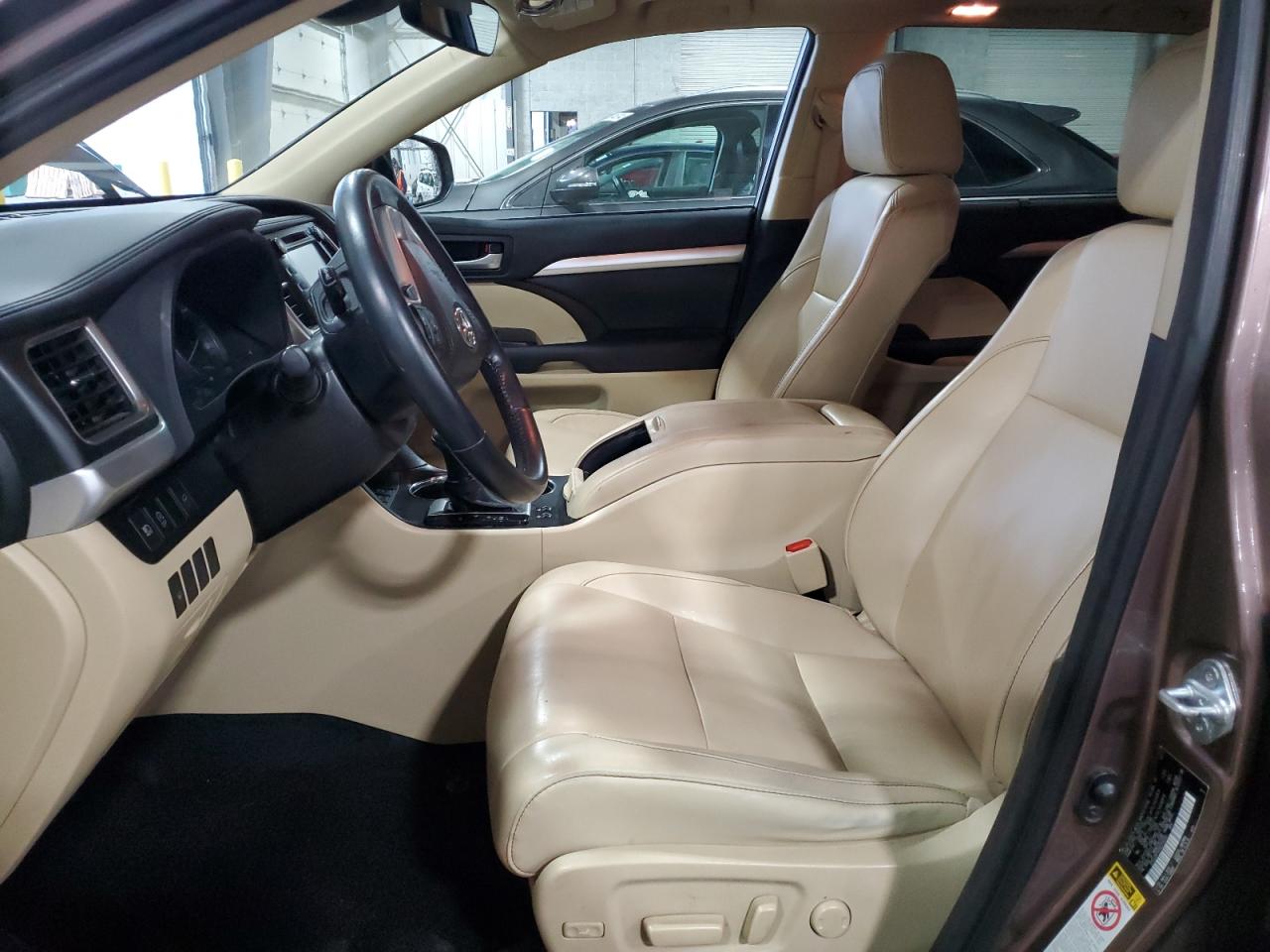 TOYOTA HIGHLANDER SE