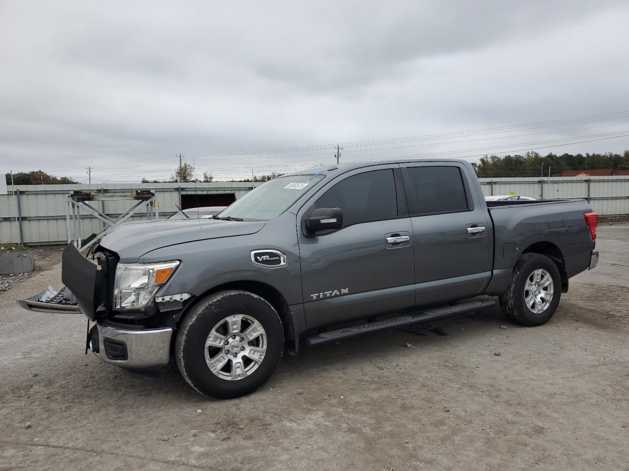 NISSAN TITAN S