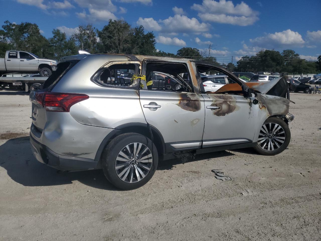 MITSUBISHI OUTLANDER ES