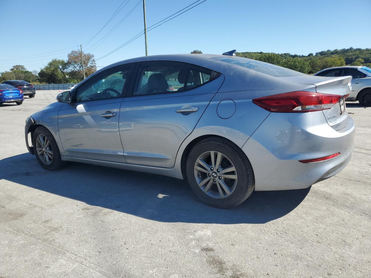 HYUNDAI ELANTRA SE