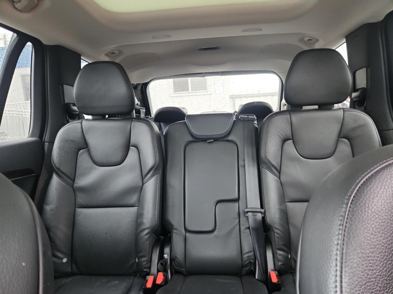 VOLVO XC90 T8 MOMENTUM