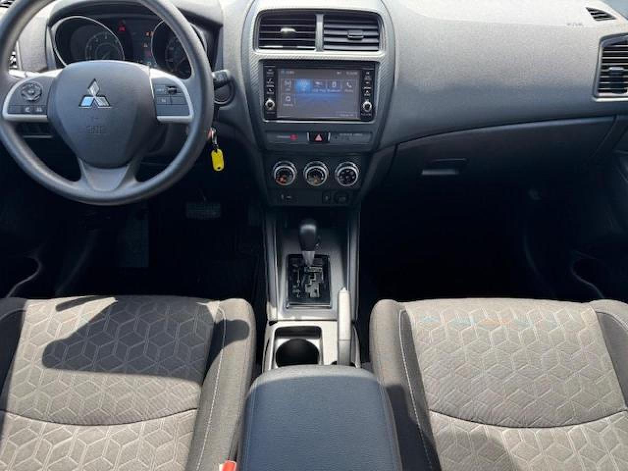 MITSUBISHI OUTLANDER ES