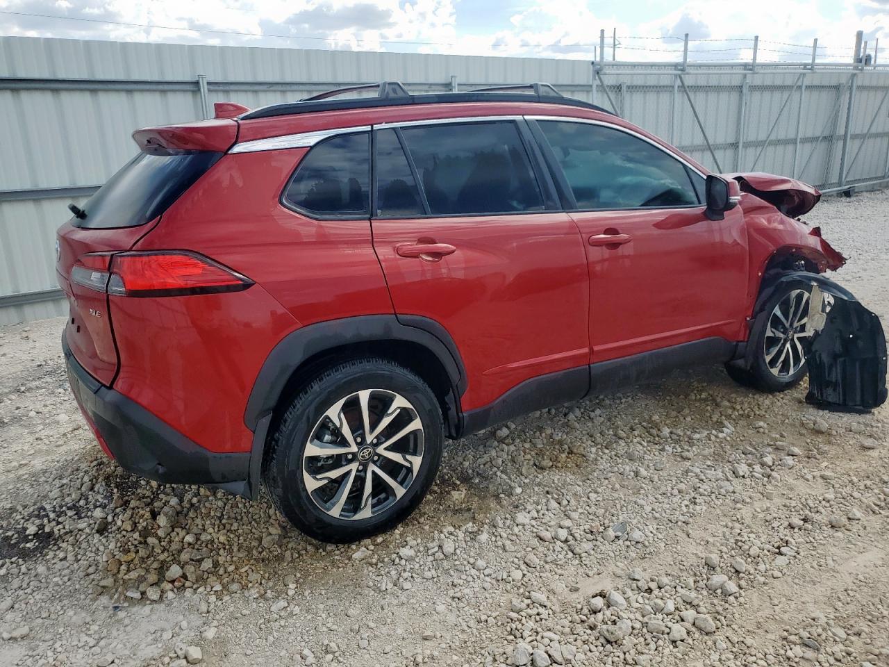 TOYOTA COROLLA CROSS XLE