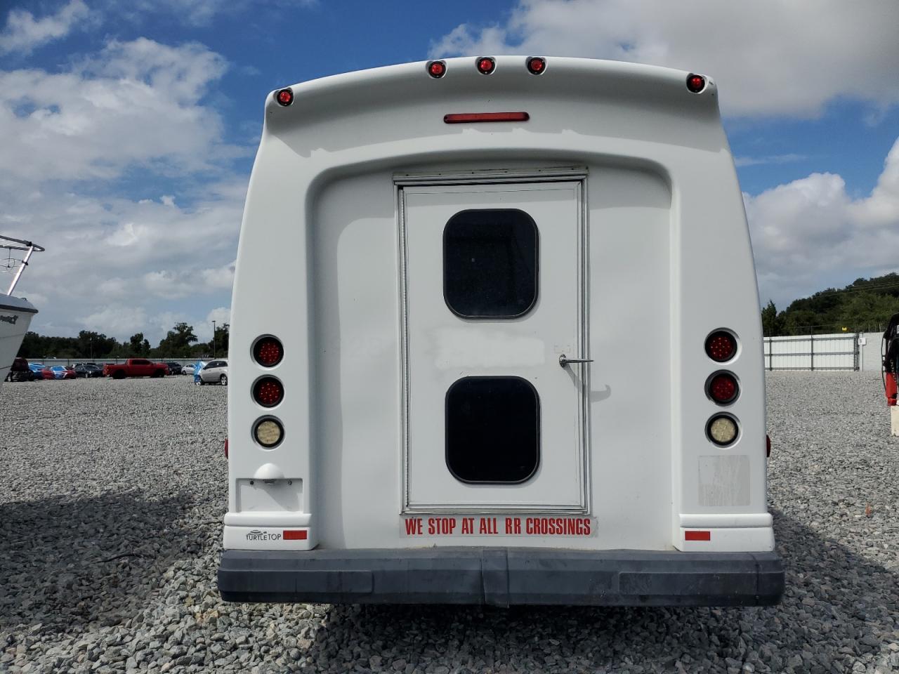 FORD ECONOLINE E450 SUPER DUTY CUTAWAY VAN