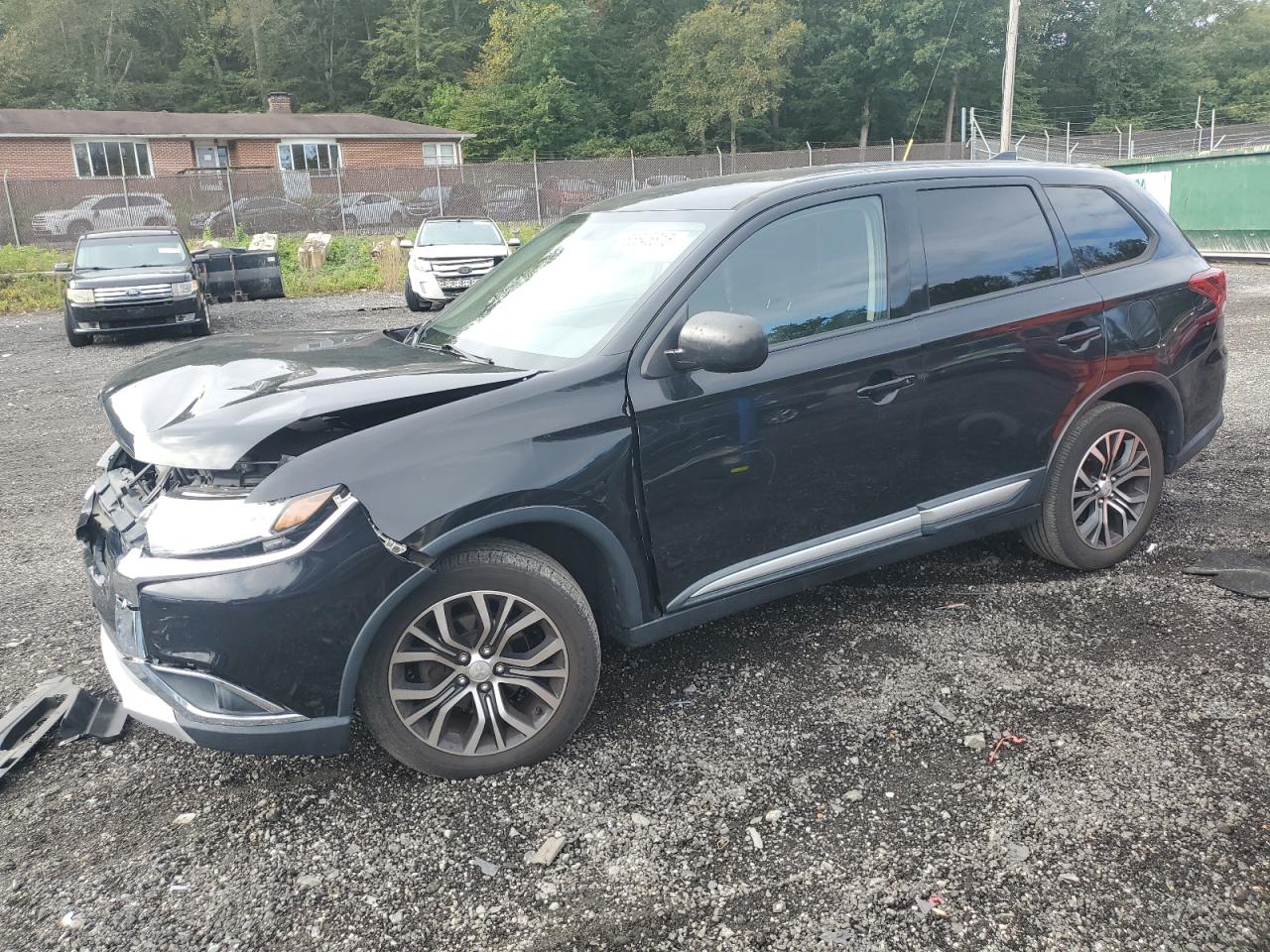 MITSUBISHI OUTLANDER SE