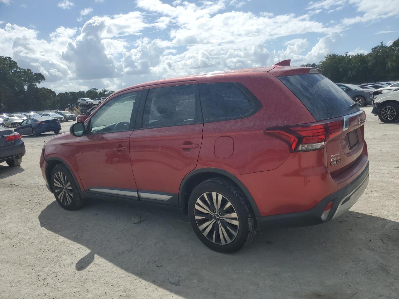 MITSUBISHI OUTLANDER ES