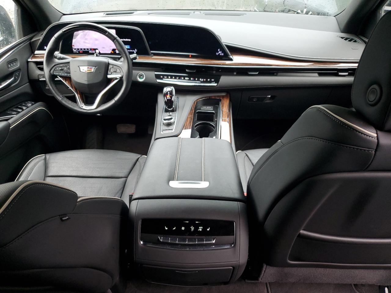 CADILLAC ESCALADE PREMIUM LUXURY