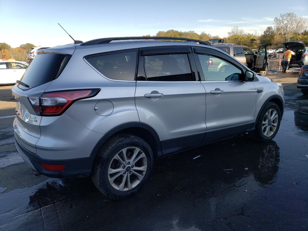FORD ESCAPE SE