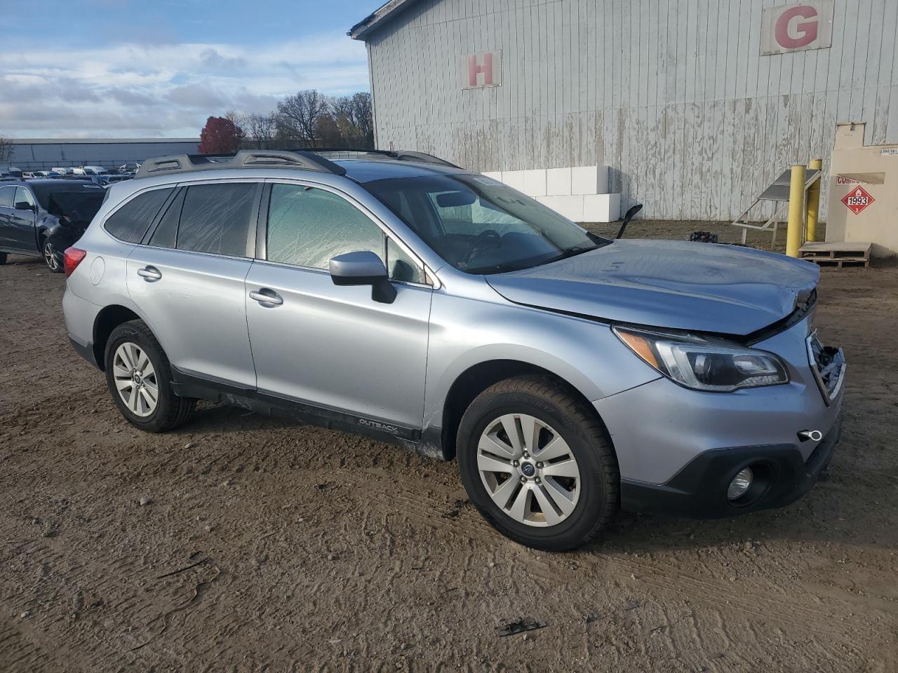 Lot #3318965926 2017 SUBARU OUTBACK 2.
