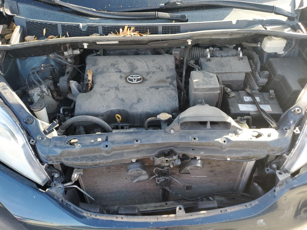 Lot #3287593009 2012 TOYOTA SIENNA LE