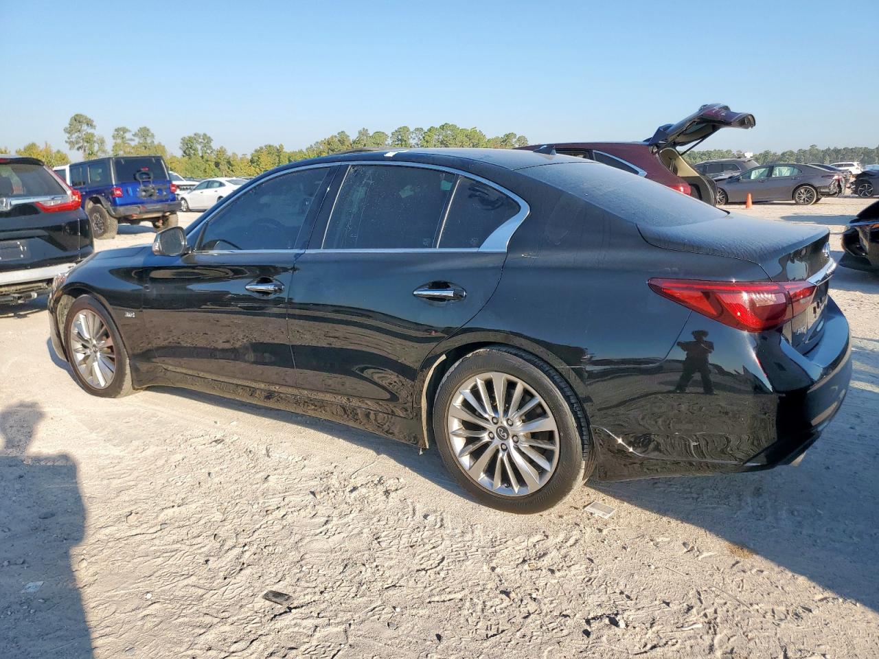 INFINITI Q50 LUXE