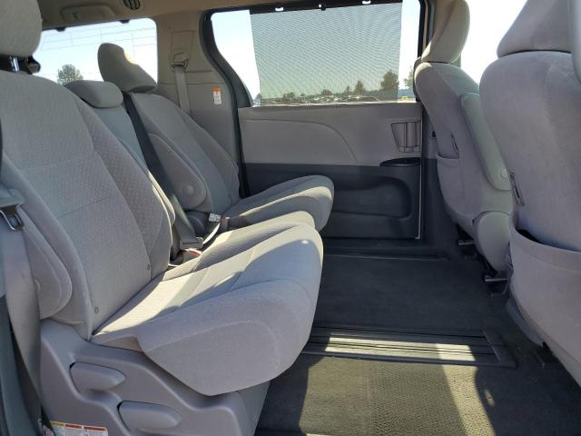 2018 TOYOTA SIENNA LE 5TDKZ3DC3JS917596