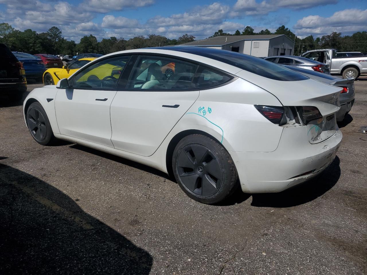 TESLA MODEL 3