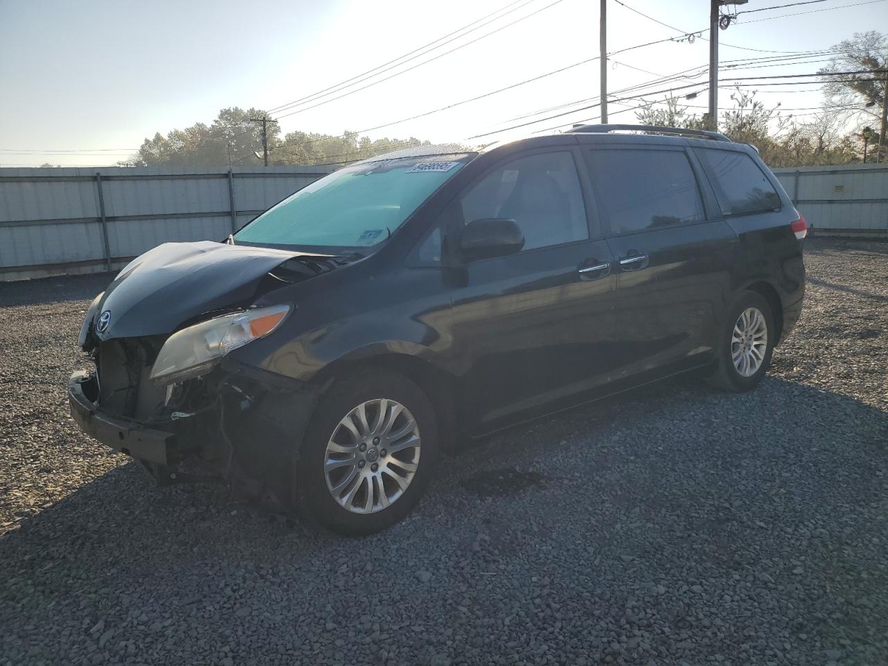 TOYOTA SIENNA XLE