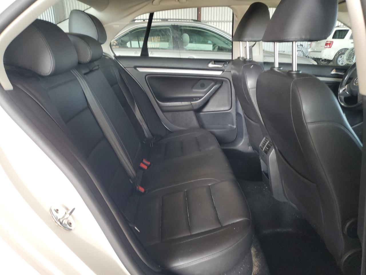 VOLKSWAGEN JETTA LIMITED